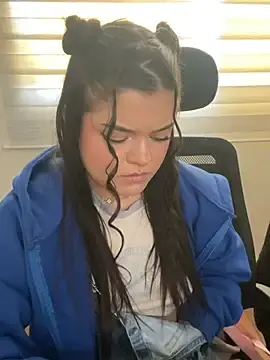 Stripchat Best live sex cam show of CamilaDuarte_2