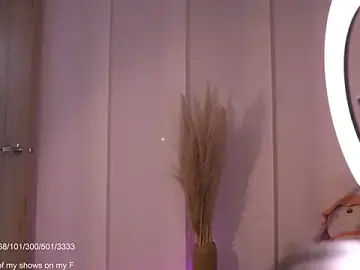 Stripchat Sex Cam of LucyAllenX