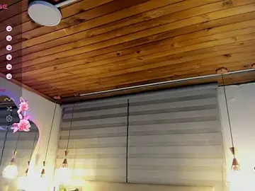 Stripchat Adult Webcam of cristal__hot_1