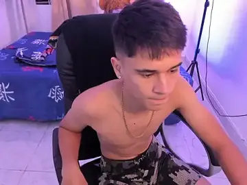 Stripchat Adult Webcams of Aron_Boyy