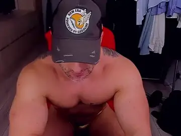Stripchat Watch Live Sex Cams of MarisMuscle