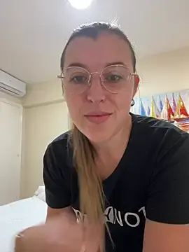 Stripchat Nude Webcam of AlinaMeiier