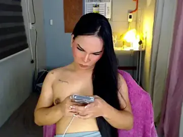 Stripchat Nude Webcam of Emilda_Slut