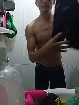 Stripchat Sex Cam of Davitfitnosuke