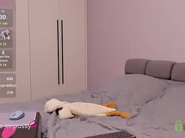Stripchat Live Sex Cam of SourSweetCherry