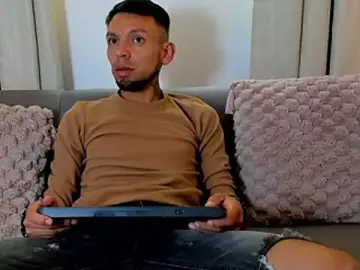 Stripchat Adult Webcam of Steban_silv