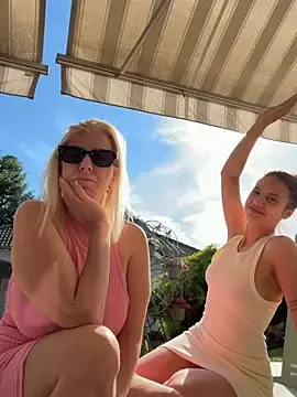 Stripchat Sex Chat of TUNDEROSE1