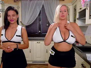 Stripchat Free Live Porn of TUNDEROSE1