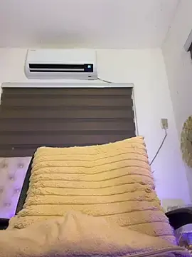 Stripchat Live Porn of Urasian_goodess