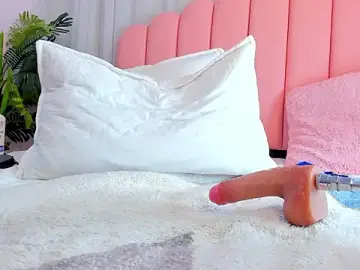 Stripchat Best live sex cam show of Lily_Cole27