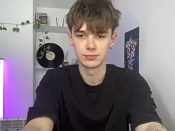 Stripchat Best live sex cam show of YourMilkyGuy