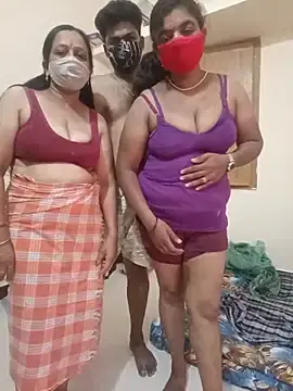 Stripchat Sex Cam of Tami_fucking_stars