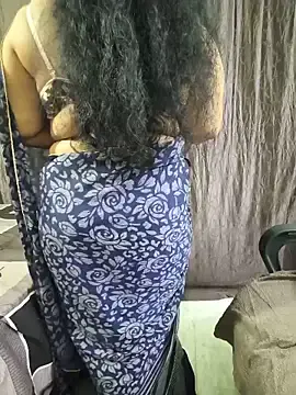 Stripchat Adult Webcam of bhuvana_555