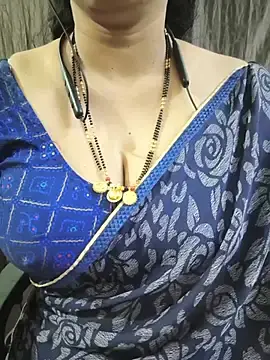 Stripchat Best Webcam of bhuvana_555