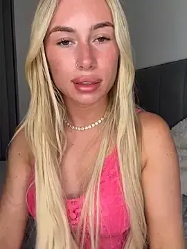 Stripchat Nude Webcam of SexySaraxxoo