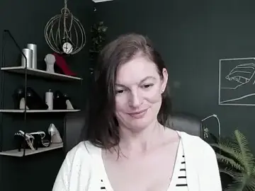 Stripchat Free Porn Cam of VivianWILD