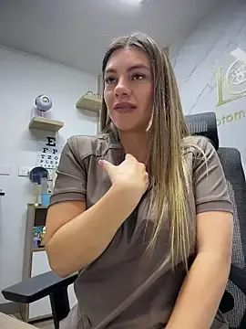 Stripchat Free Porn Cam of alicee16