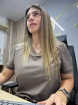 Stripchat Live Sex Cam of alicee16
