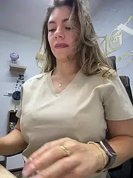 Stripchat Live Sex Cam of alicee16