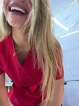 Stripchat Free Porn Cam of alicee16