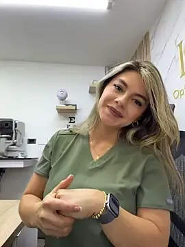 Stripchat Free Porn Cam of alicee16