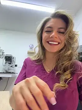 Stripchat Free Porn Cam of alicee16