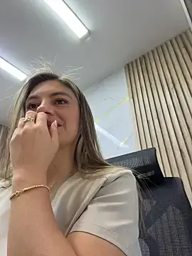 Stripchat Free Live Porn of alicee16