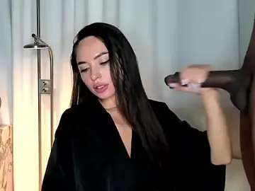 Stripchat Sex Cam of batmancatwoman17