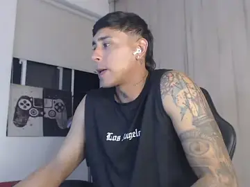 Stripchat Live Sex Cam of felipelopezz23