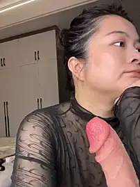 Stripchat Free Porn Cam of mo-mo-69