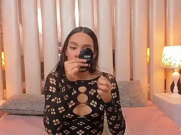 Stripchat Live Sex Cam of EmmyCruzZ