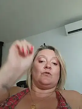Stripchat Live Sex Cam of lady_charlyne