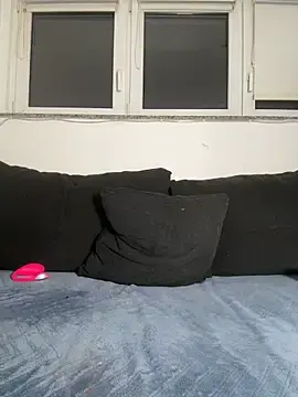 Stripchat Nude Webcam of laurasommer