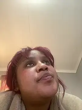 Stripchat Live Sex Cam of Amberr_Roose