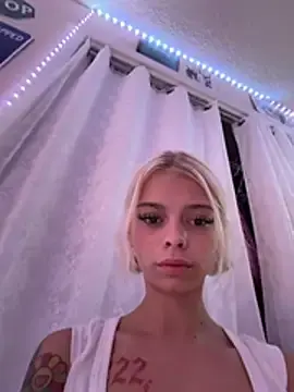 Stripchat Live Sex Cam of Terribletabby