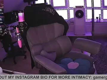 Stripchat Best live sex cam show of Gamergirl-Linela