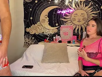 Stripchat Sex Cam of Lilmissbigguy