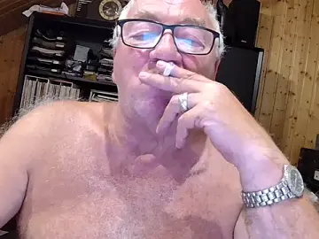 Stripchat Watch Live Sex Cams of biggandybig