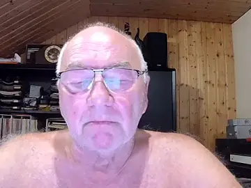 Stripchat Free Porn Cam of biggandybig