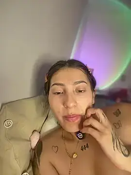 Stripchat Adult Webcam of _QaraH
