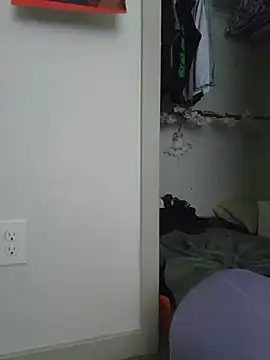Stripchat Watch Live Sex Cams of cinnaminnie