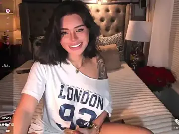 Stripchat Best Webcam of ParisianDoll
