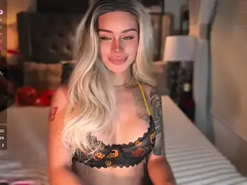 Stripchat Live Porn of ParisianDoll