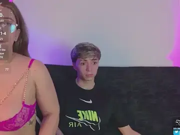 Stripchat Sex Cam of ethan_and_ava