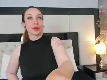Stripchat Sex Cam of CarlaRossi_