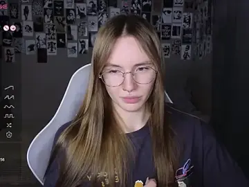 Stripchat Watch Live Sex Cams of littlevildevil