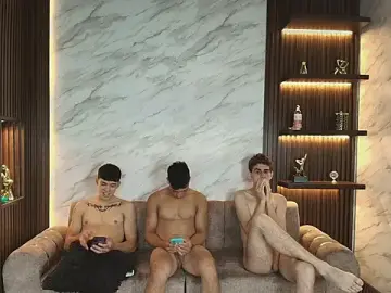 Stripchat Best live sex cam show of nympho_queenhot