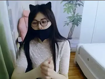 Stripchat Adult Webcams of Winnie-01