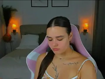 Stripchat Live Sex Cam of EvaRaider