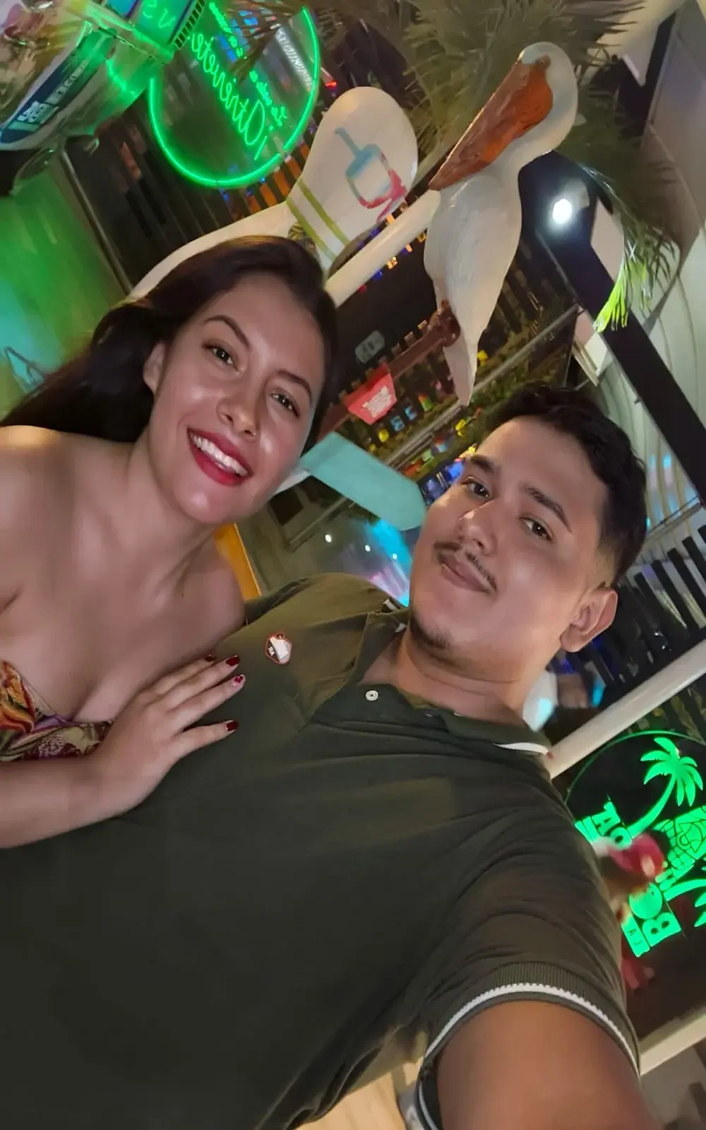 Sexxyy_Couple_